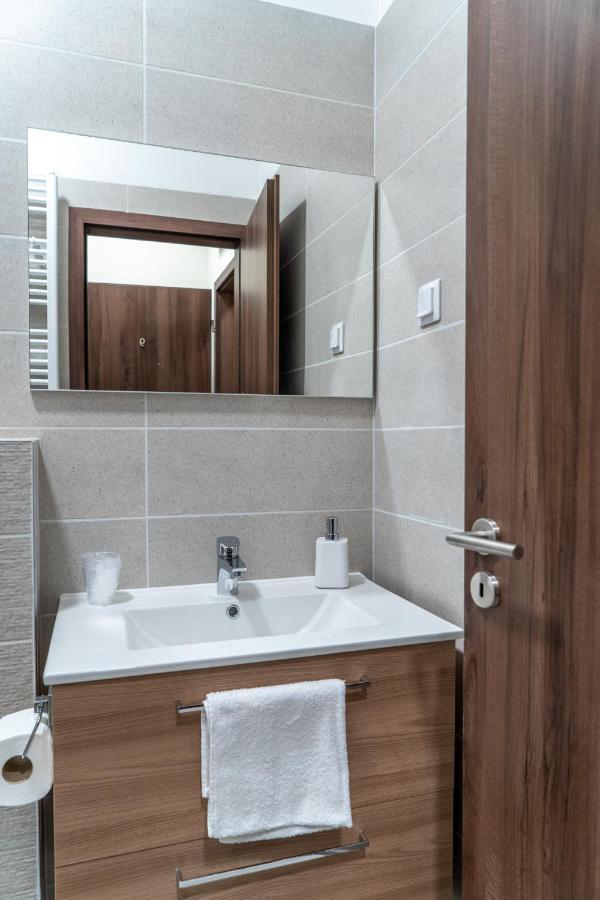 Rozsa Etterem & Panzio Bed & Breakfast Pecs Exterior photo