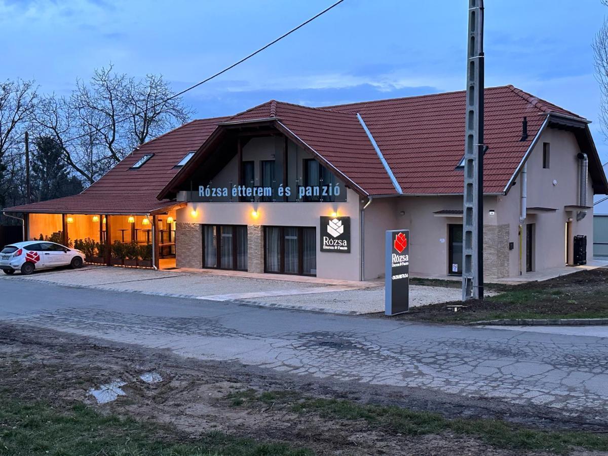 Rozsa Etterem & Panzio Bed & Breakfast Pecs Exterior photo